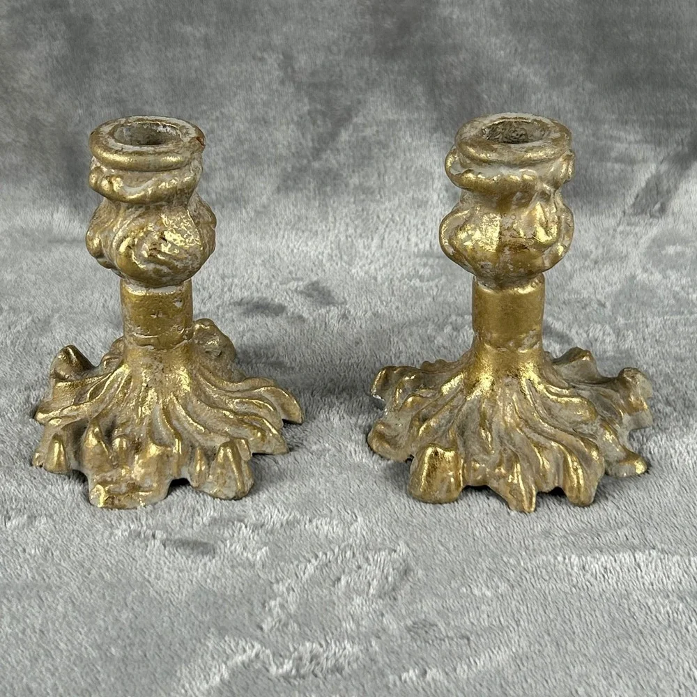 Vintage Gold Gilt Ornate Acanthus Leaf Candlestick Holders Pair 4.5